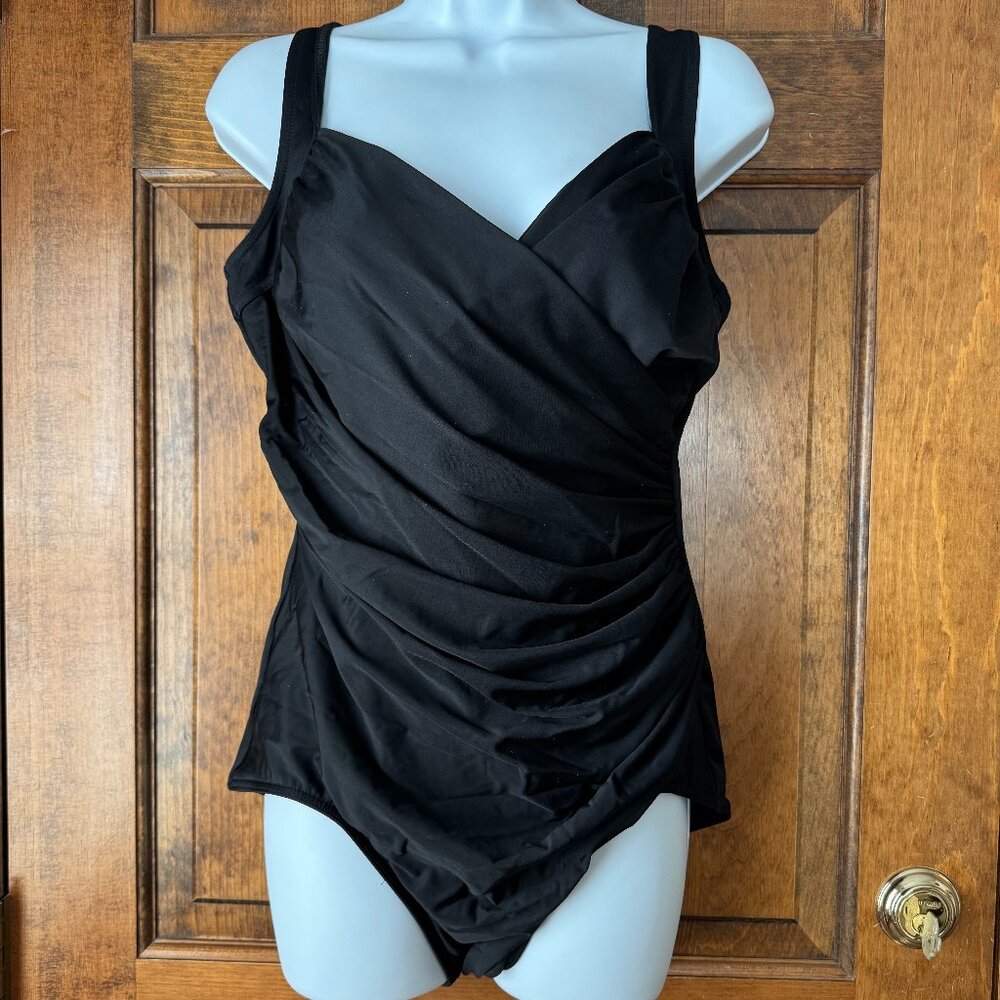 Miraclesuit Black Sanibel One Piece Size 16W